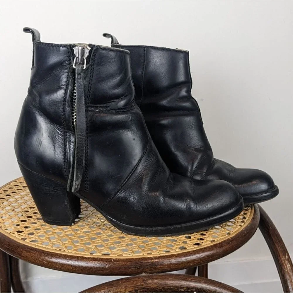 Acne studios the pistol bootie 39